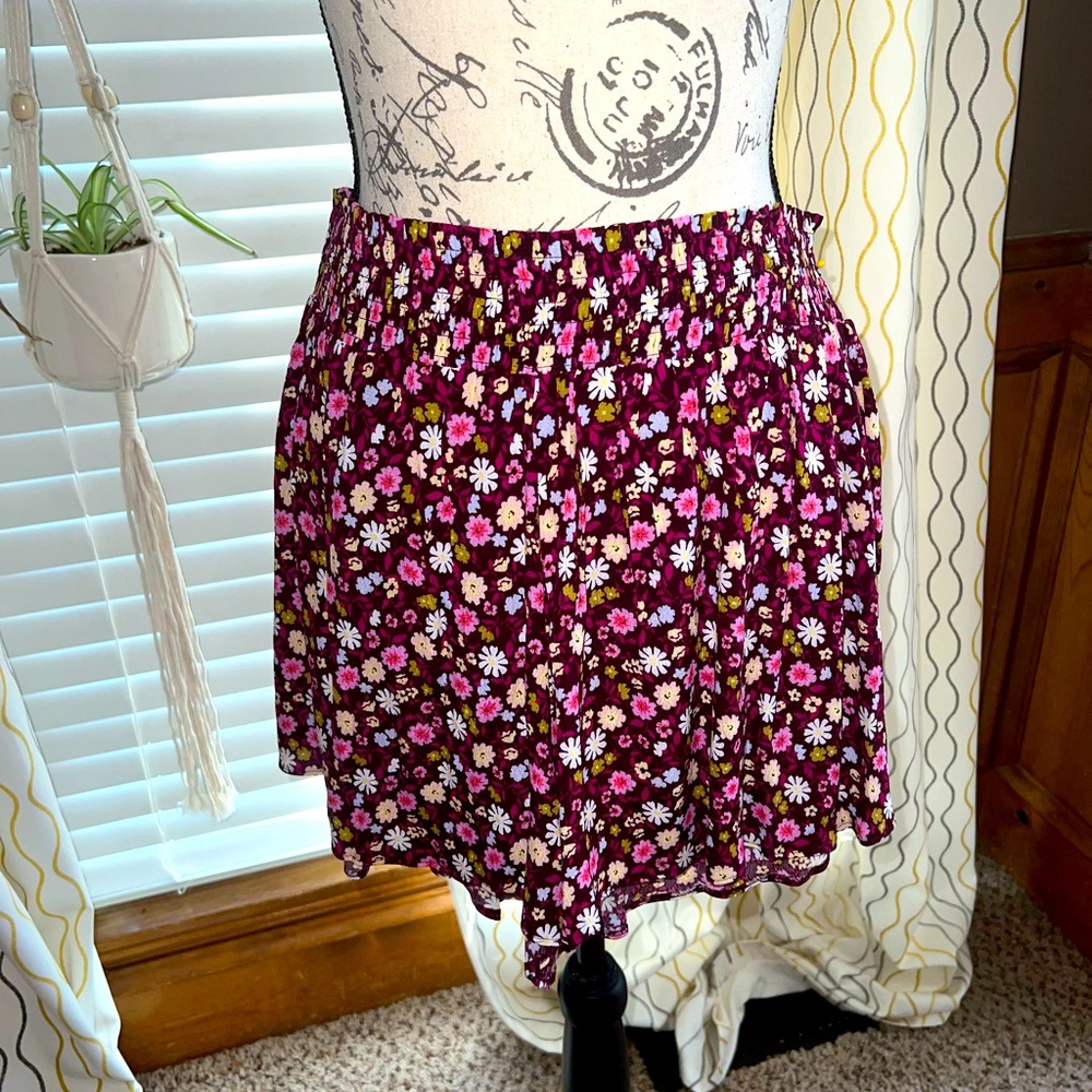 NWT Victorias Secret PINK Flowy *FLORAL* Shorts. 🌼